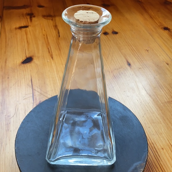 Clear Glass Vase with Cork Stopper - Picture 4 of 16